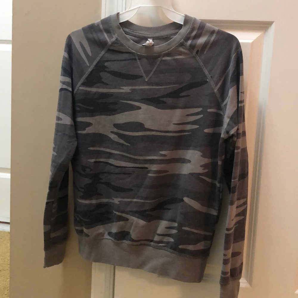 Long sleeve camo thin sweatshirt